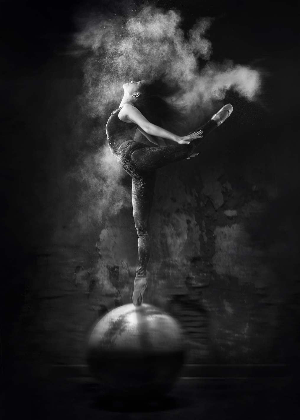 Dance on Ball: постер из коллекции World Class Photos