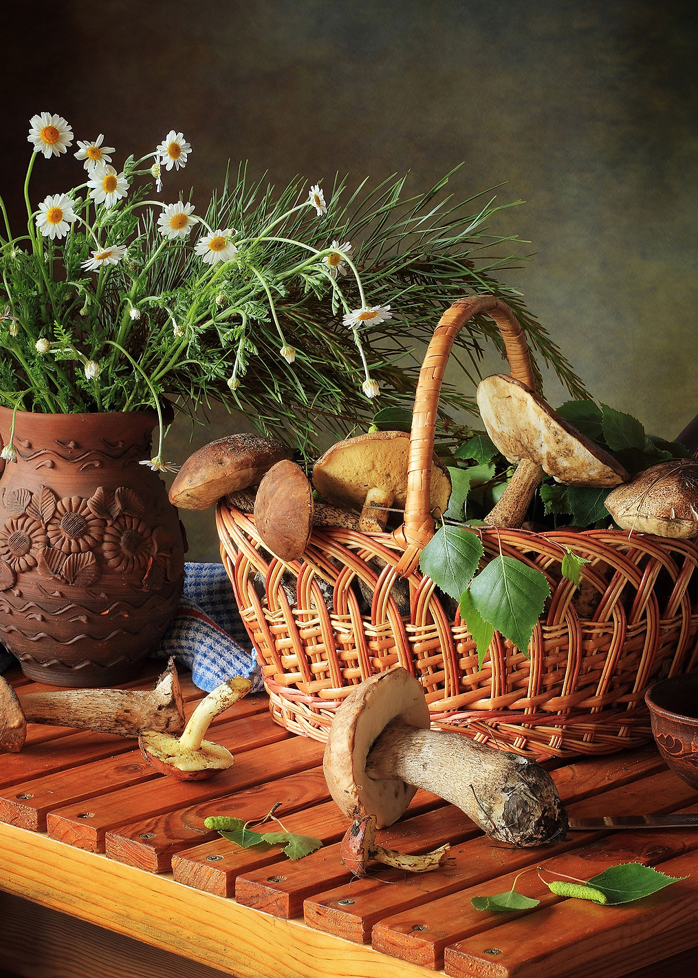 Mushrooms Basket: постер из коллекции World Class Photos