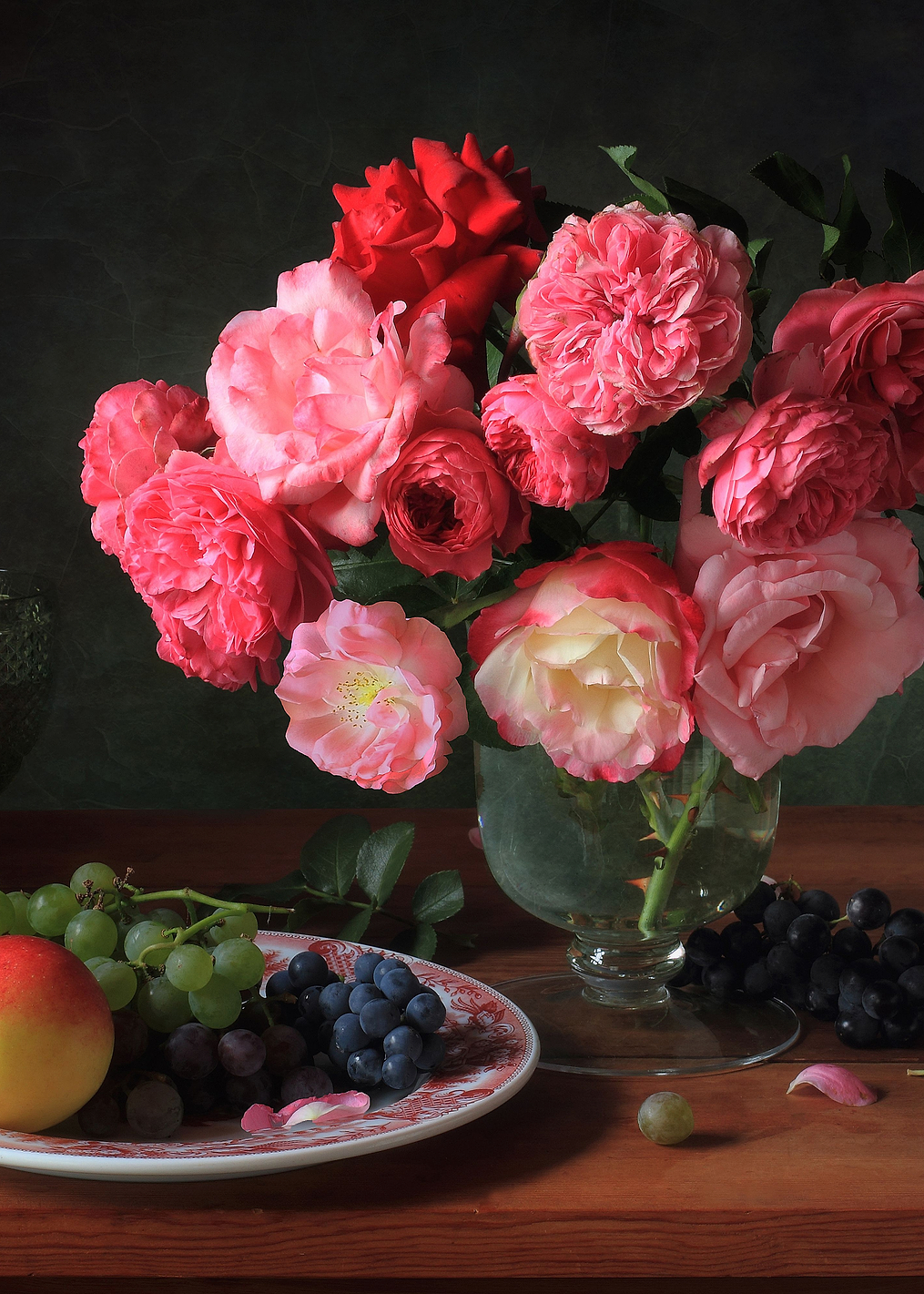 Roses with Fruits: постер из коллекции World Class Photos