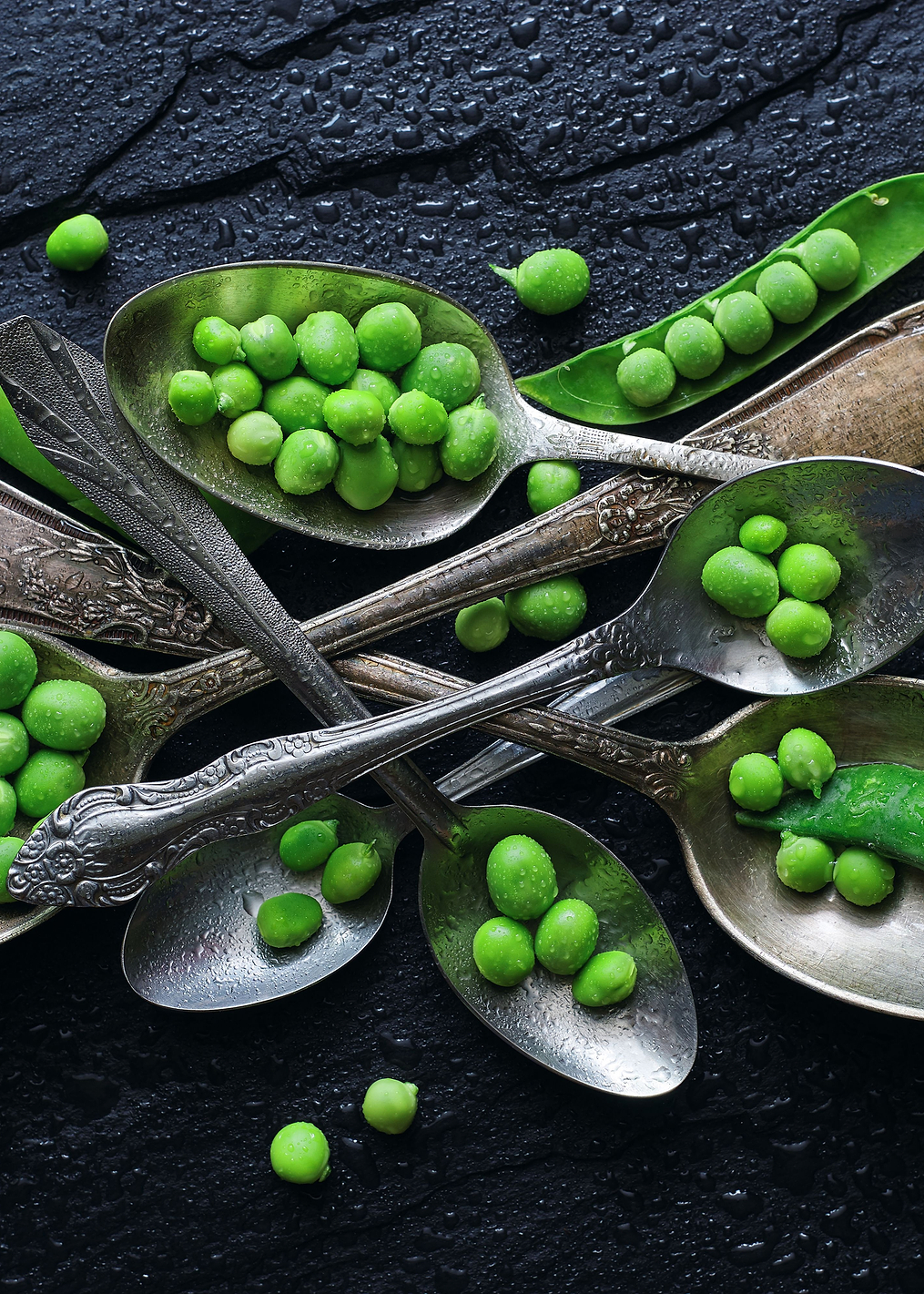 Spoon green pea: постер из коллекции World Class Photos