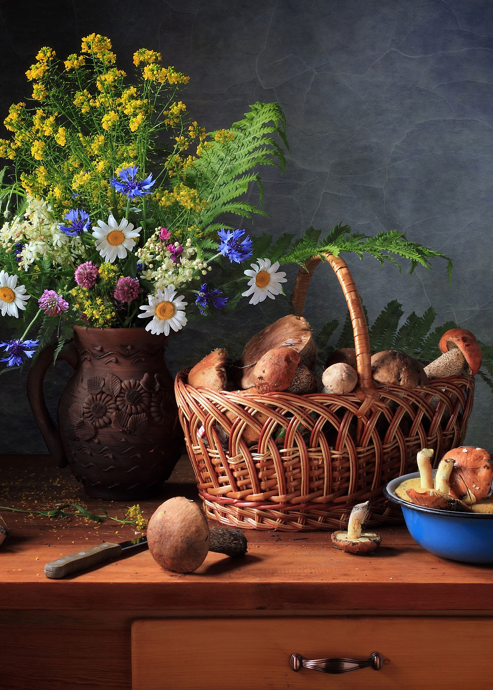 Wildflowers and mushrooms: постер из коллекции World Class Photos