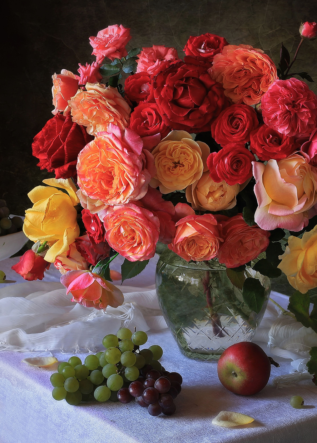 Tea roses and fruits: постер из коллекции World Class Photos