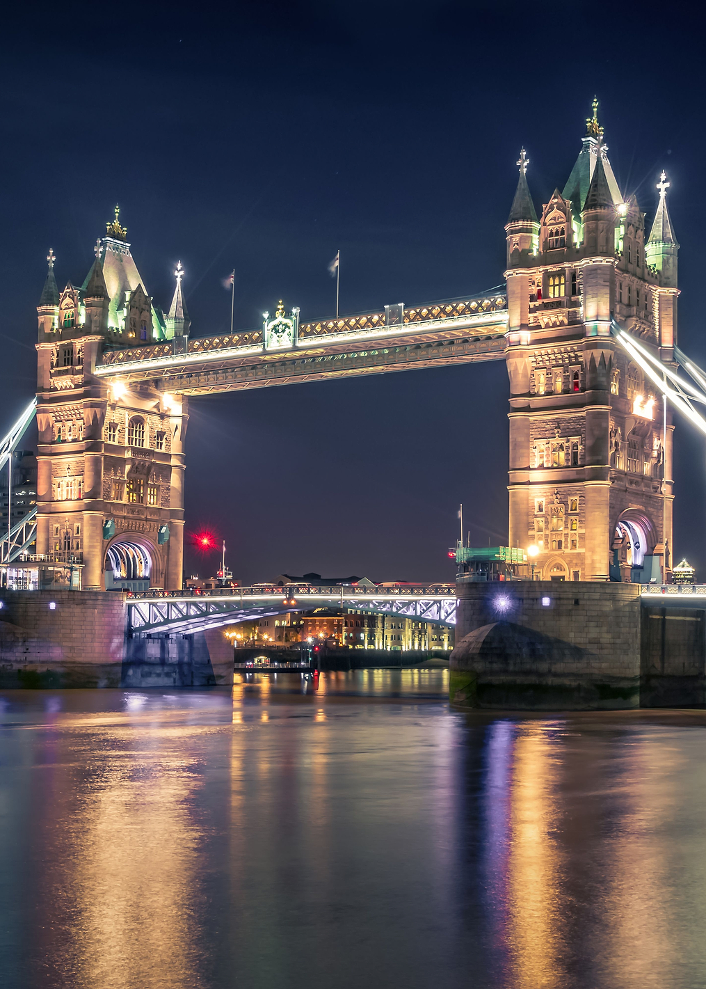 Night at The Tower Bridge: постер из коллекции World Class Photos