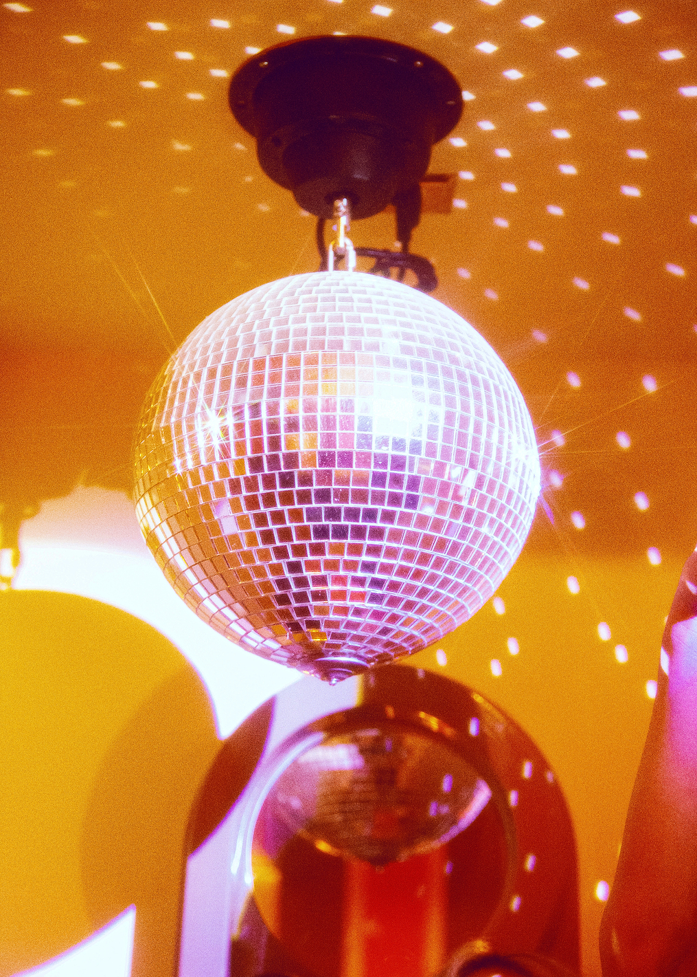 Groovy Yellow Disco Ball: постер из коллекции World Class Photos
