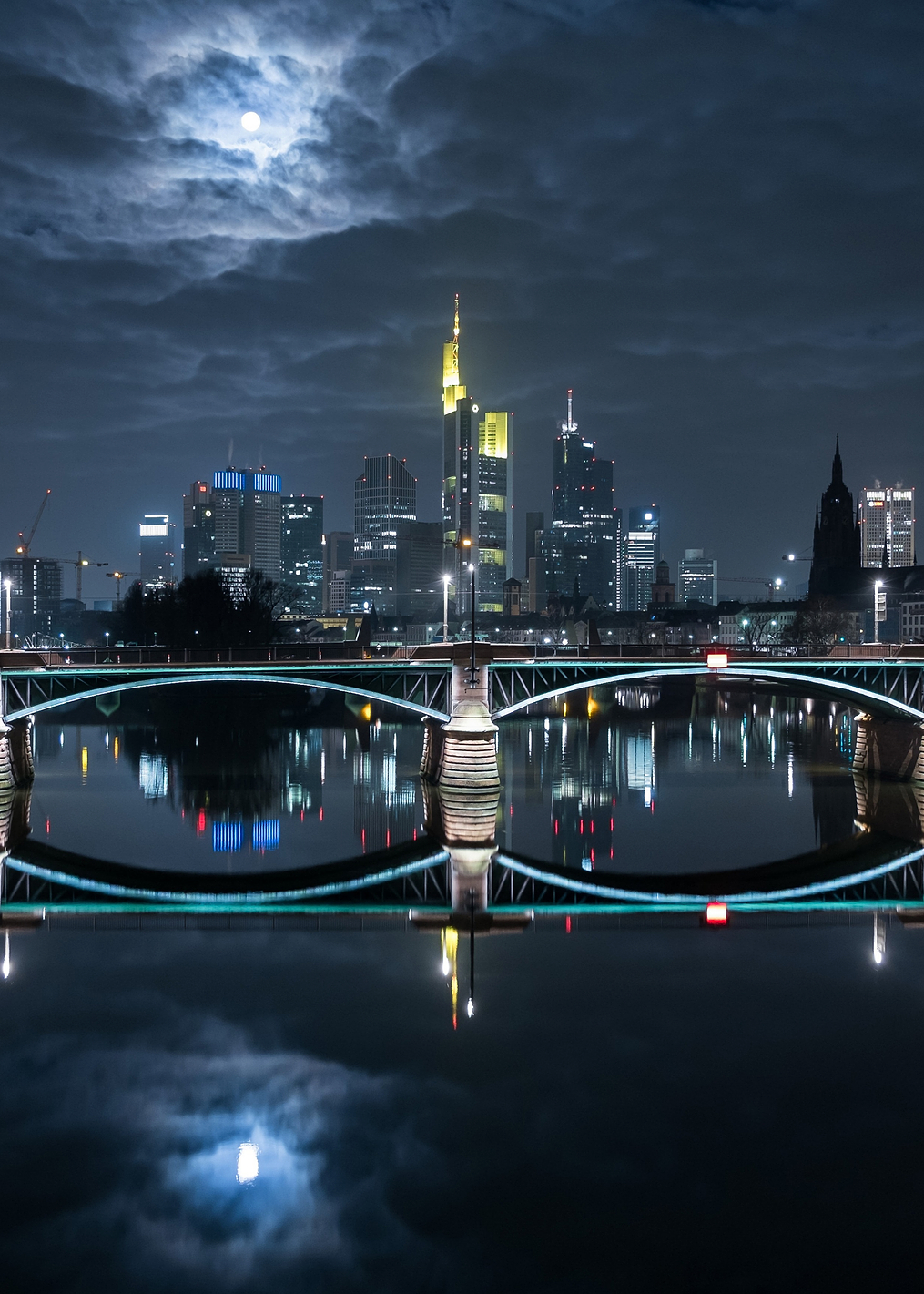 Frankfurt at Full Moon: постер из коллекции World Class Photos
