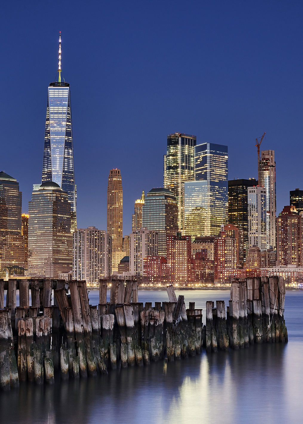 Manhattan Skyline at night: постер из коллекции World Class Photos
