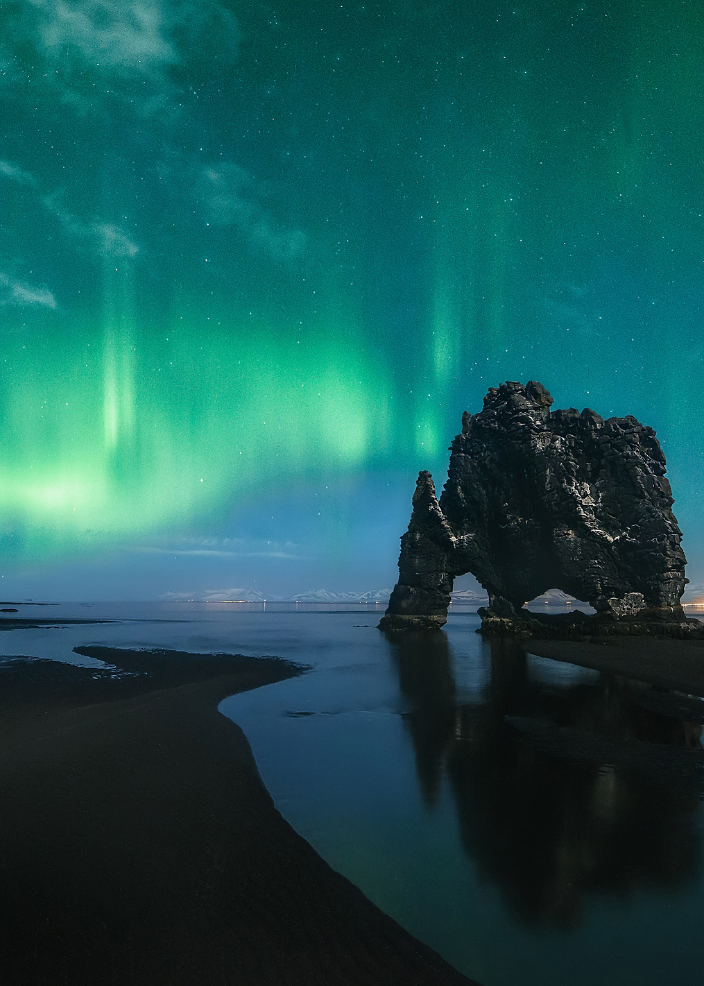 Under the Northern Lights: постер из коллекции World Class Photos