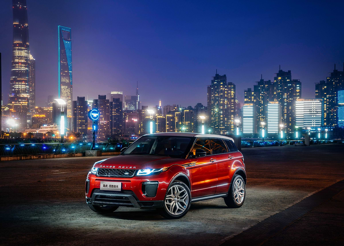 Range Rover Latest Poster 'Land Rover Range Rover' Poster, picture, metal print, paint by Monster ...