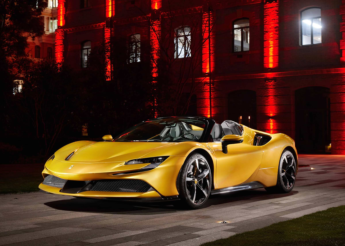 額縁 Displate YellowFerrari Limited Poster Yellow Ferrari F8 Tributo' Poster, picture, metal print