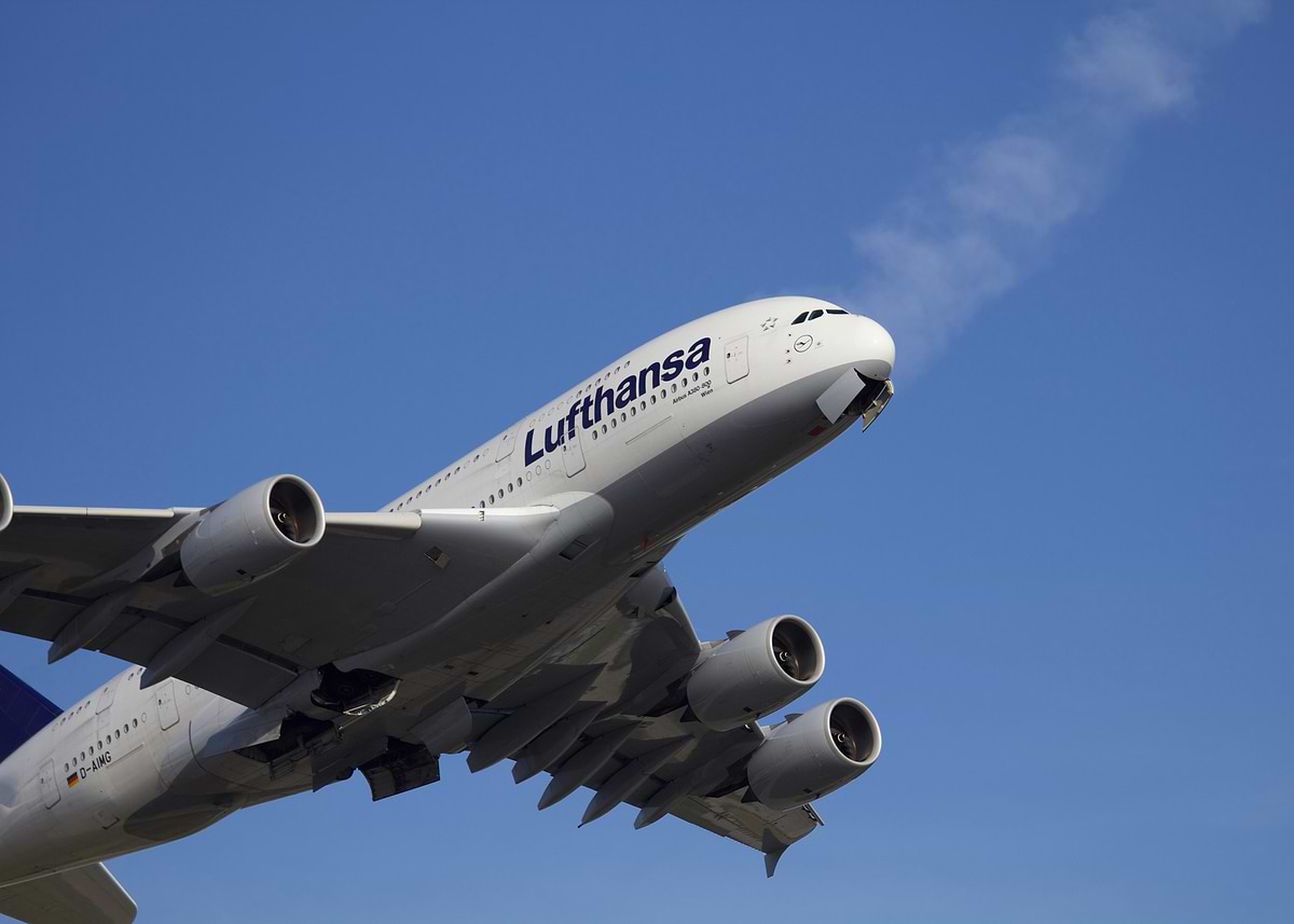 Lufthansa Airbus A380 Takeoff' Poster, picture, metal print, paint