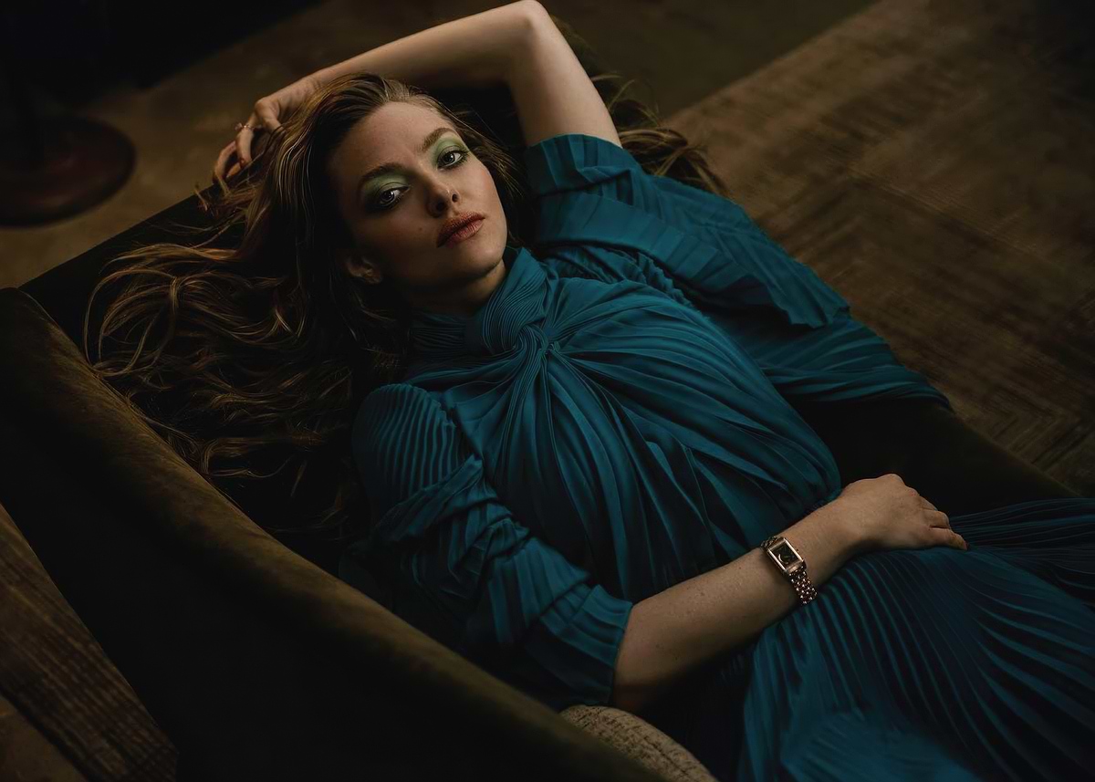 'Amanda Seyfried in Teal Dress' Poster, picture, metal print, paint by ...