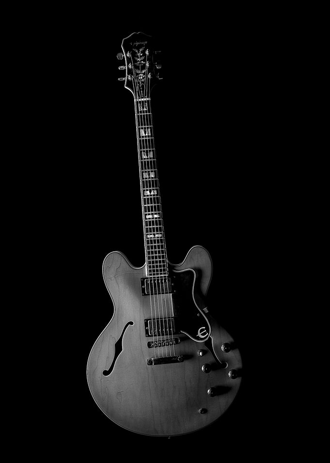 Guitar. Photography: matteo mescalchin. Shot on Hasselb ...