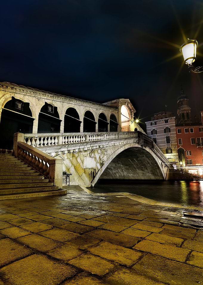 Rialto, Venice. Night shot from left hand side. Photogr ...