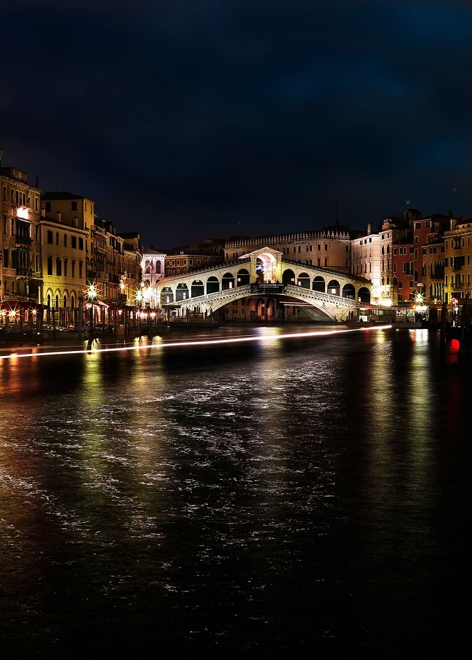 Rialto, Venice. Night shot. Photography: matteo mescalc ...