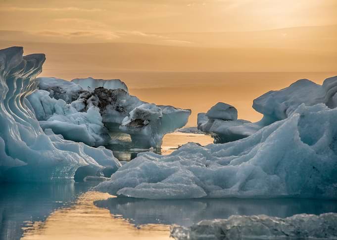 Iceland – photographs by Liz Johnson This photograph ...