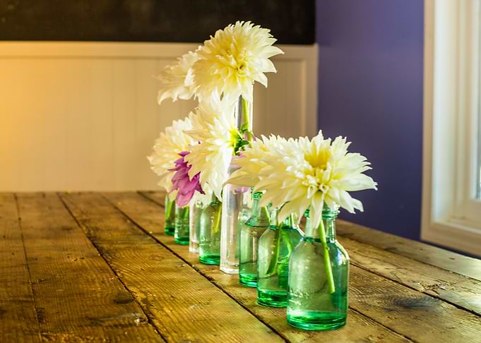 Table centerpiece in a cupcake shop in a small mountain ...