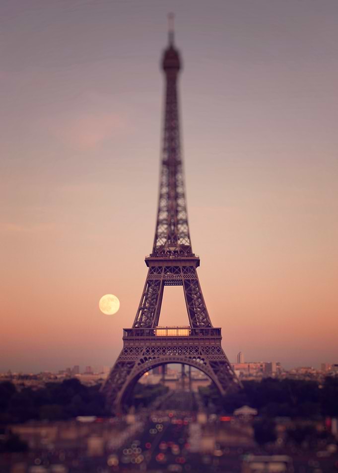 EIFFEL TOWER