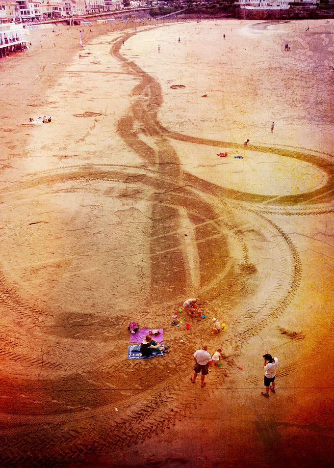 tourists tracks