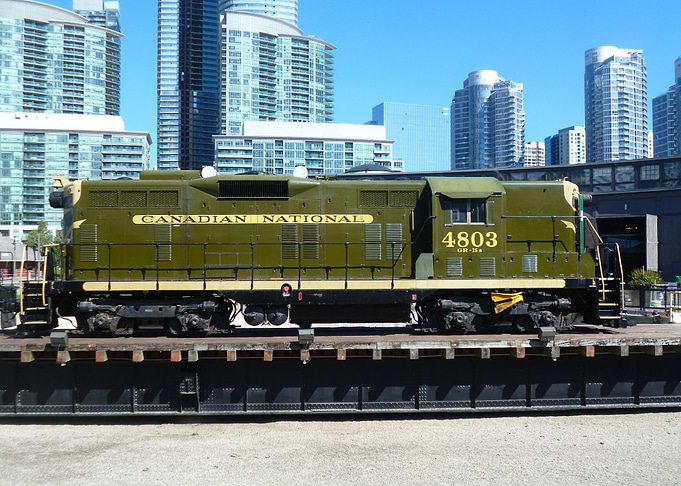 CN 4803 Locomotive in all its splendor against the Toro ...