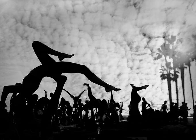 series with acrobats- 3