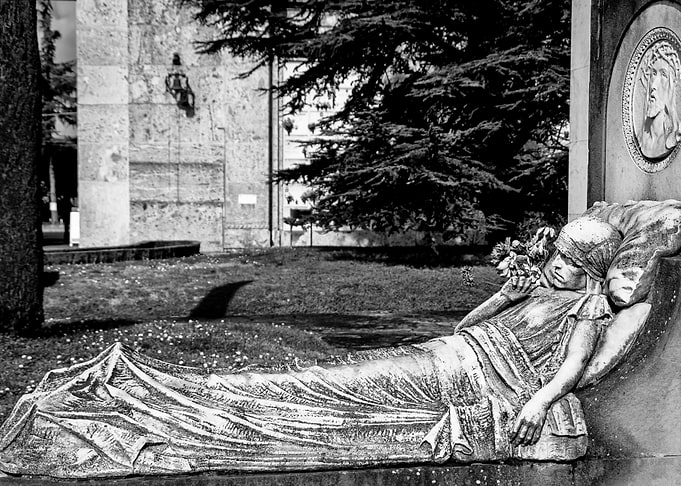 Statue
