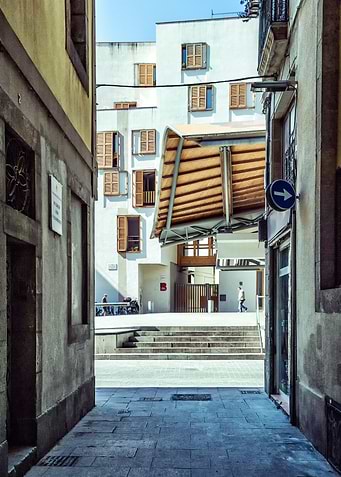 Narrow street