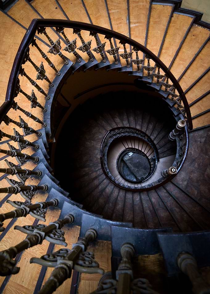 Ornamented spiral staircase