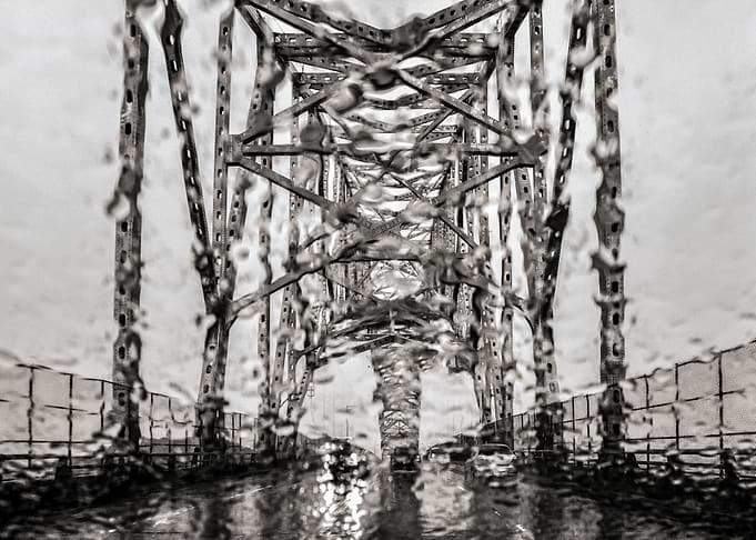 Seeing through Obscurity. On a rainy drive across Bridg ...