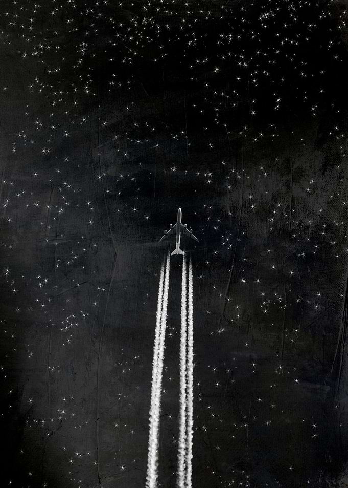 Plane with contrails again