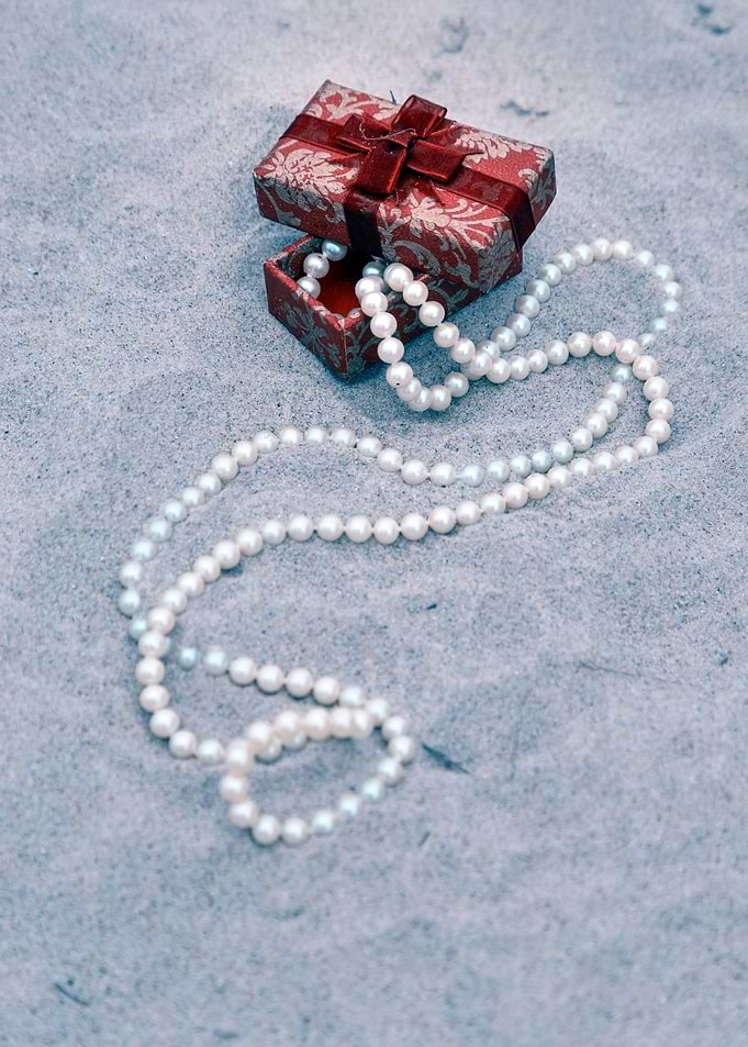 pearl necklace