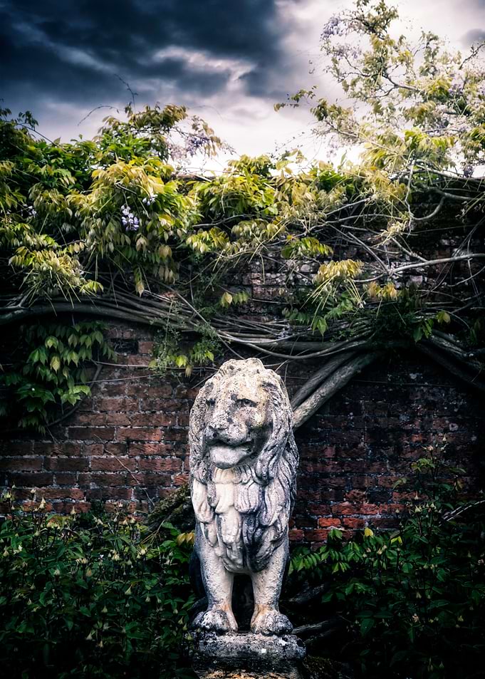 statue of a lion