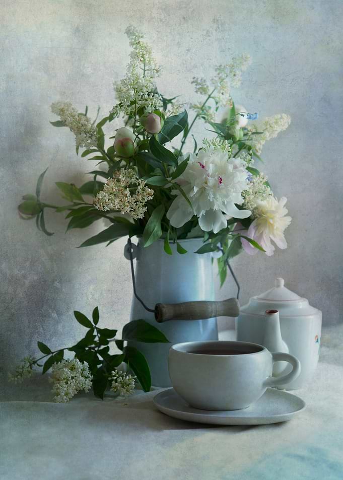 Still life in blue tones