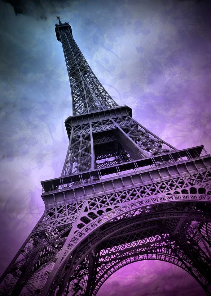 Modern PARIS Eiffel Tower
