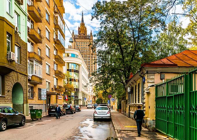 Moscow Sivtsev Vrazhek Str