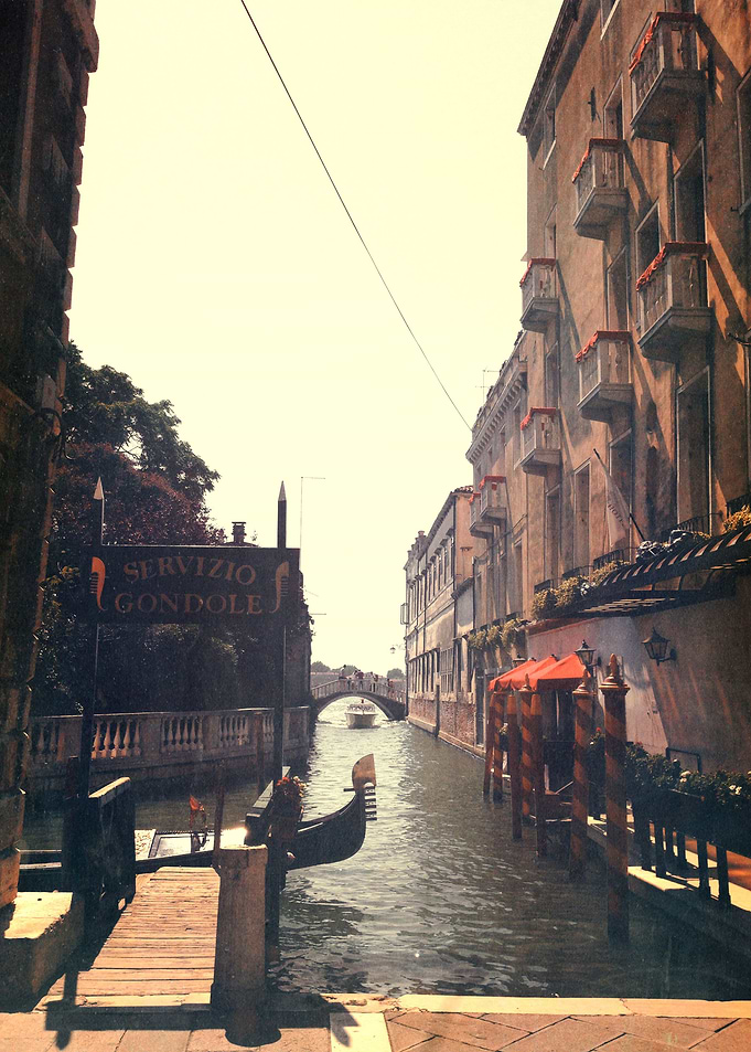 coming into Venise