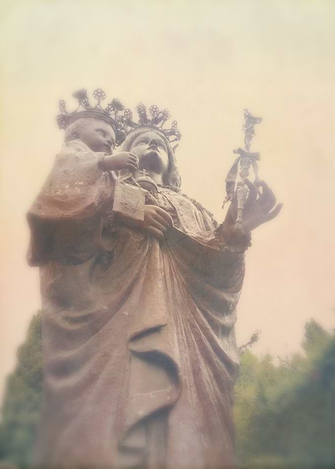 the giant iron statue