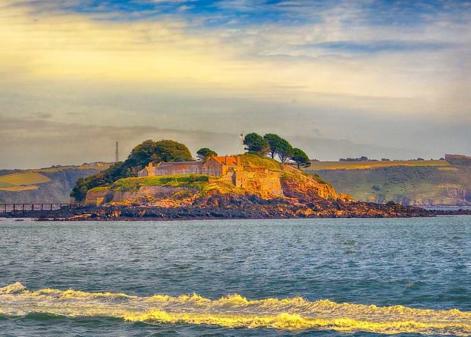 Drakes Island