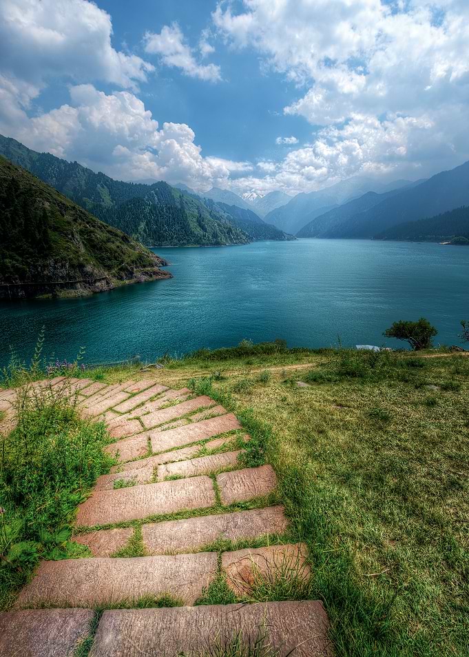 A Heavenly Lake - Tian Shi, the Heavenly mountain, can ...