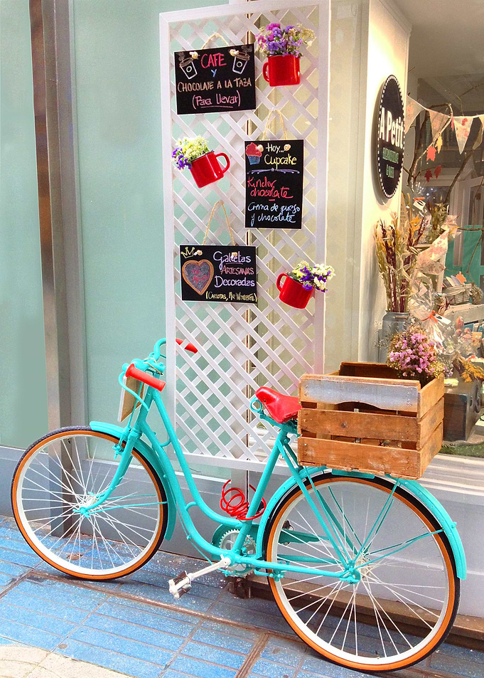 A quick stop from a bike stroll.