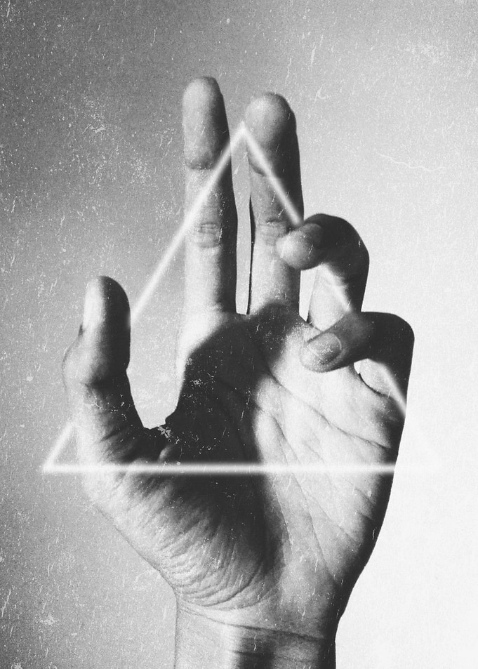 Hand Triangle