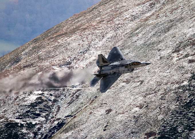 Raptor comes through the Loop low level