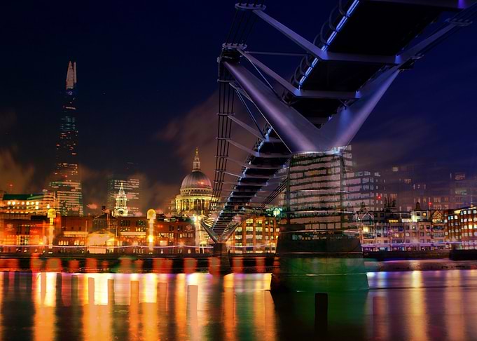 Unique compilation of the London City at night looking ...
