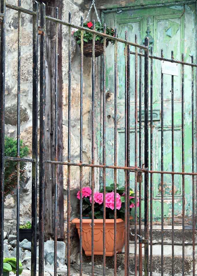 the flowers said welcome, the lock said not.