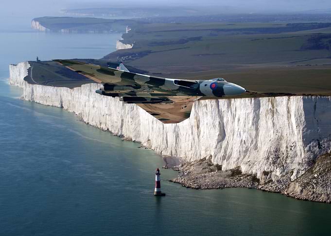 Vulcan Bomber XH558 over Beachy Head