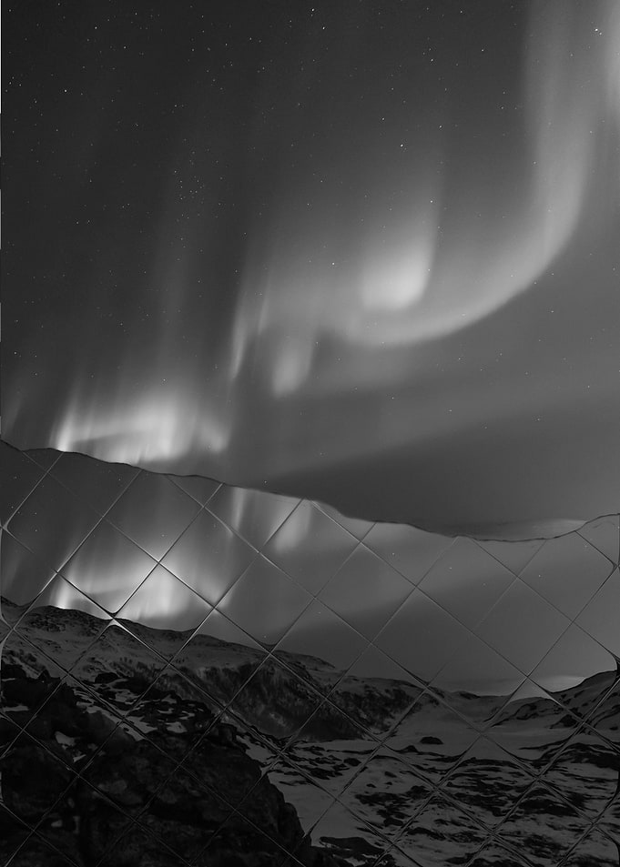 Ripped horizon tiles.