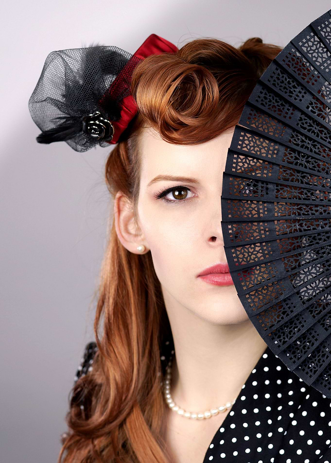 Canadian model is captivating in her vintage-inspired s ...