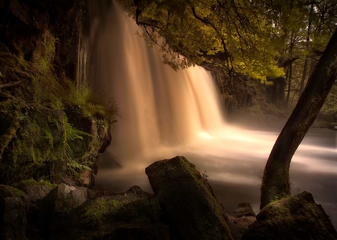 Sgwd Ddwli Uchaf waterfall in full flow after heavy rai ...