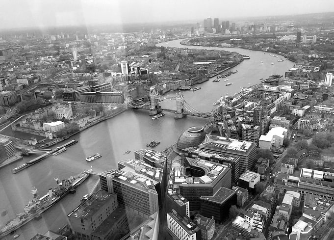 Photography from a shard building, view on river Thames ...