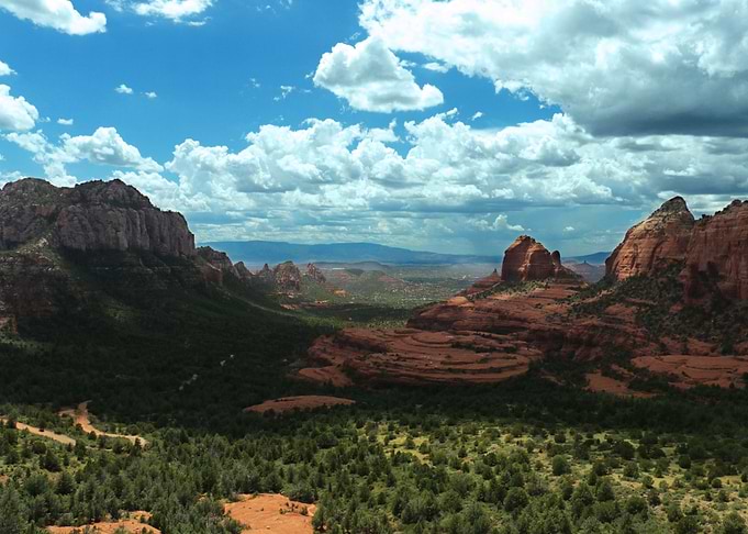 canyon / mountains