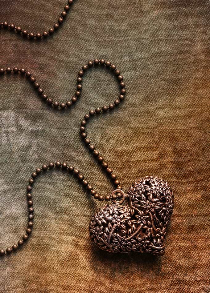 Heart shaped pendant